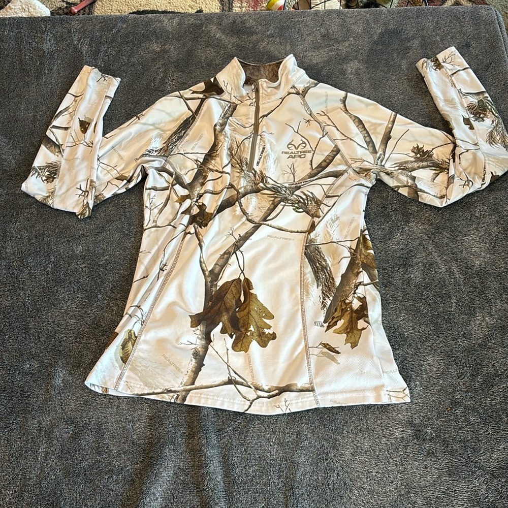 Realtree quarter zip pull over